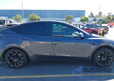 2023 Tesla Model Y Awd/Long Range Dual Motor All-Wheel Drive из США, поврежденный, VIN 7SAYGAEE3PF756915